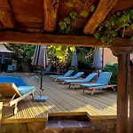 Apartment De *
